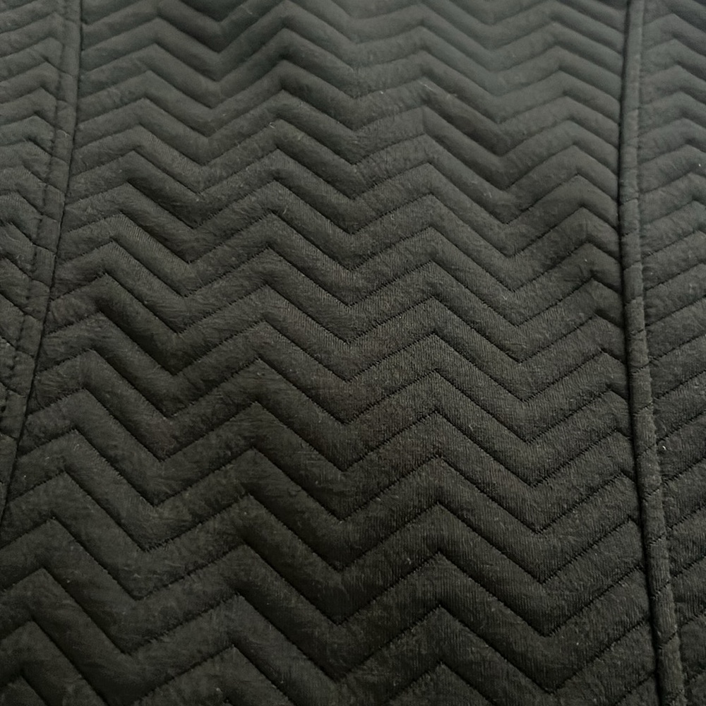 NWT H&M black herringbone chevron quilted look zip up jacket w/ pockets - Picture 6 of 7